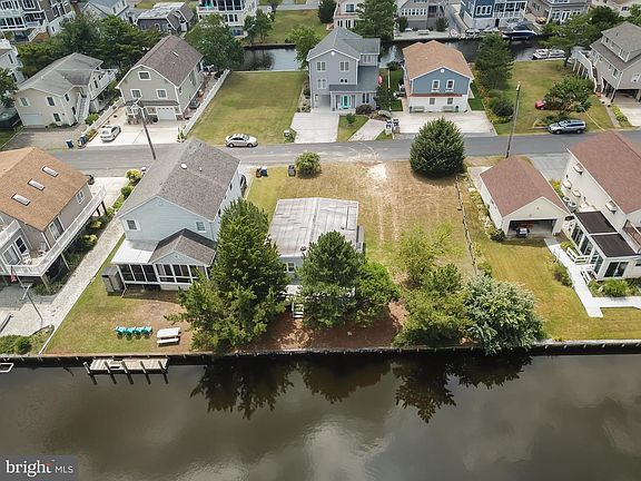 3rd image of 149 Henlopen Dr