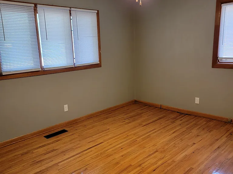453 N Slade Ave — Photo 13