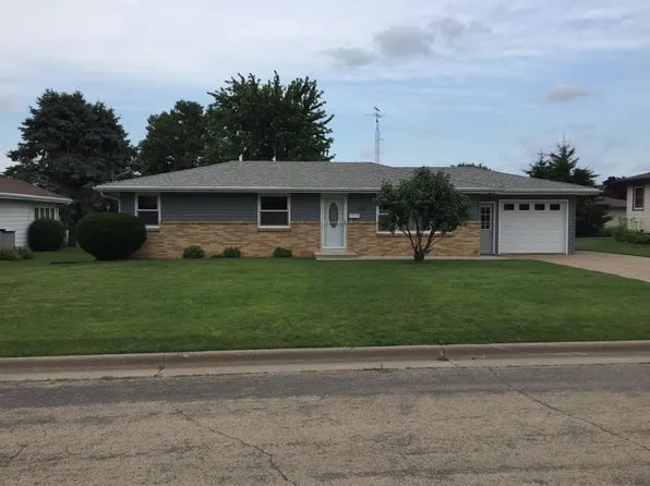 622 Jefferson St, Cuba City, WI 53807