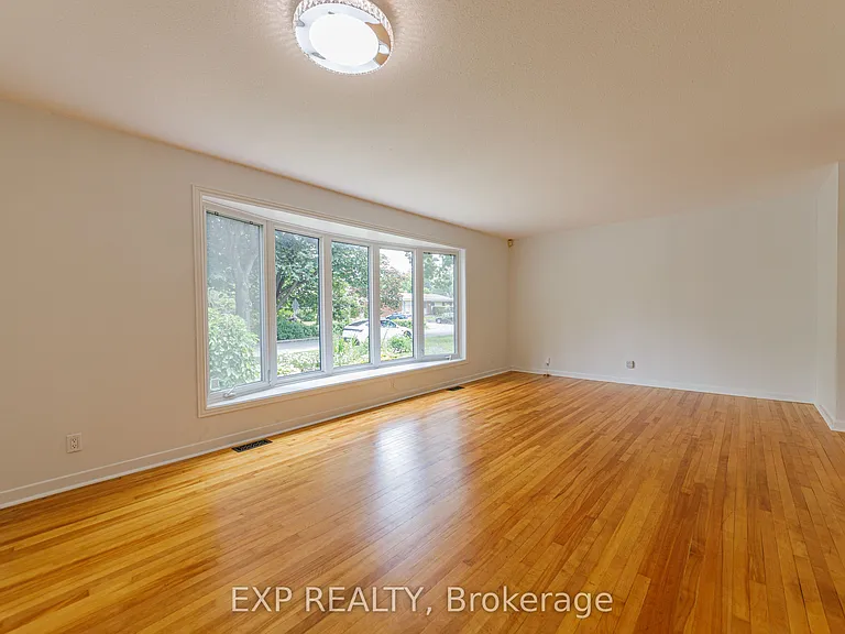 2097 Kingsley Rd — Photo 6