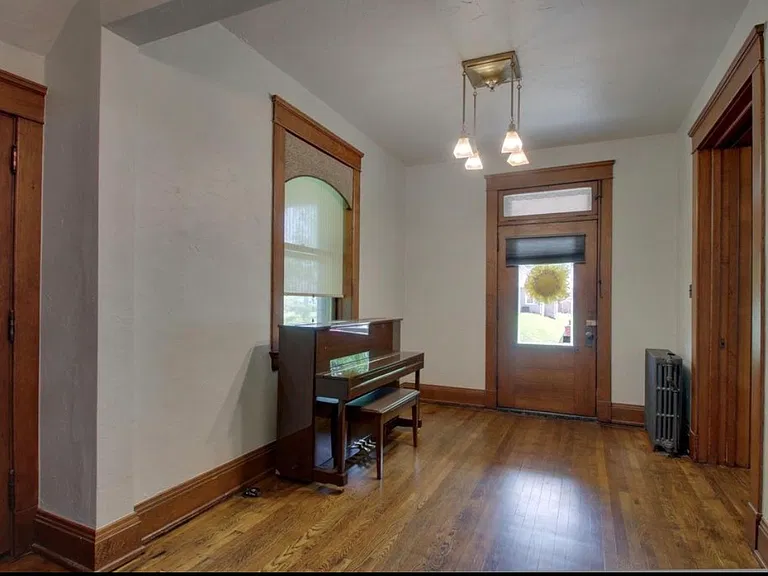1601 State St — Photo 15