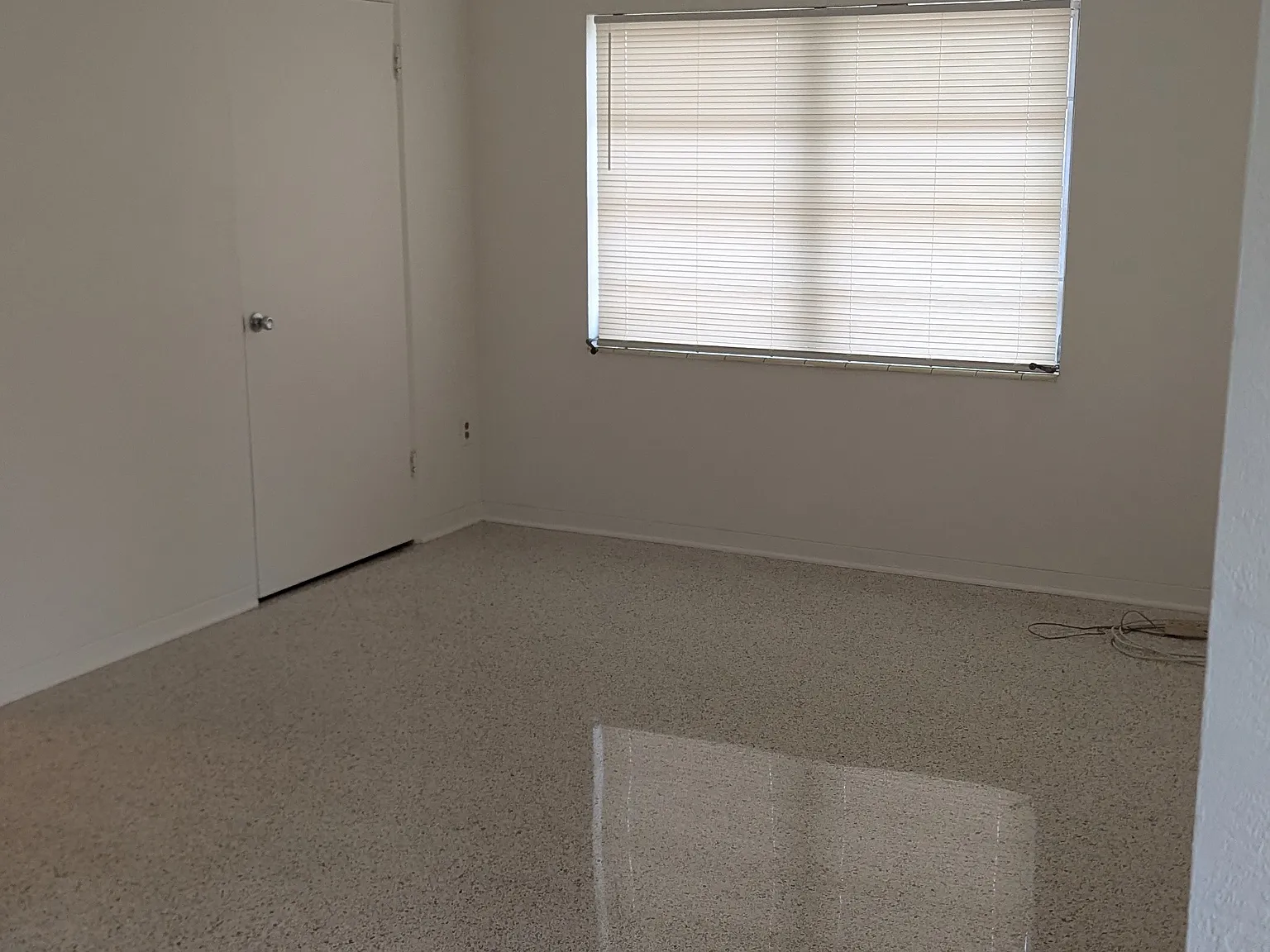 1 bed, 858 sqft, $1,550 — Photo 2