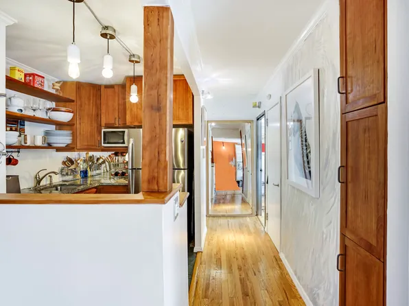 220 Manhattan Avenue image 5 of 9