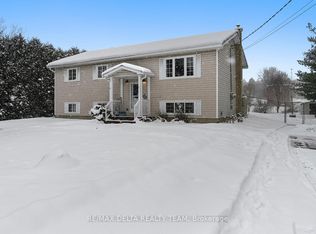 9 Peryl Rd, Front Of Yonge, ON K0E1R0