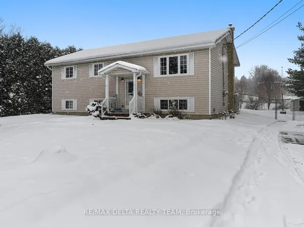 9 Peryl Rd, Front Of Yonge, ON K0E 1R0