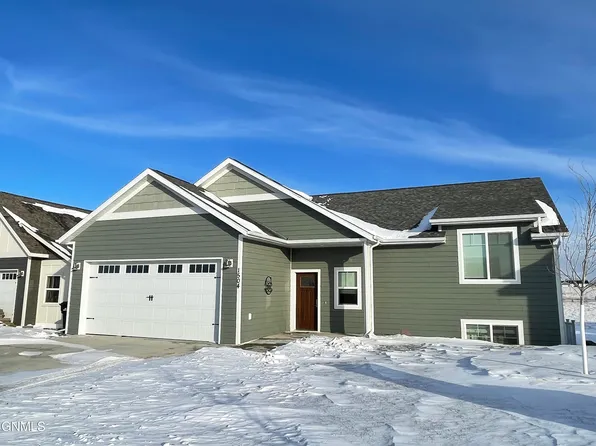1504 Meadowlark Ct, Watford City, ND 58854