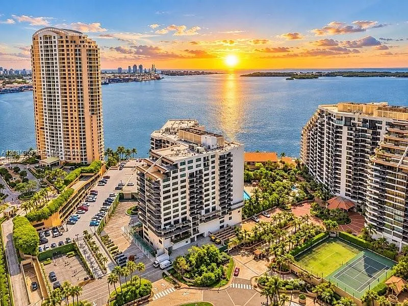 Brickell Key Ii Condo — Photo 4