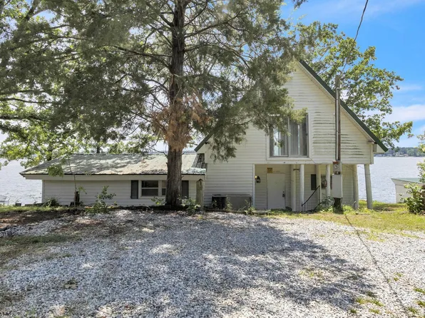 244 Wuthering Heights Rd, Cross Hill, SC 29332