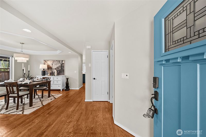 5th image of 2712 57th Avenue SW