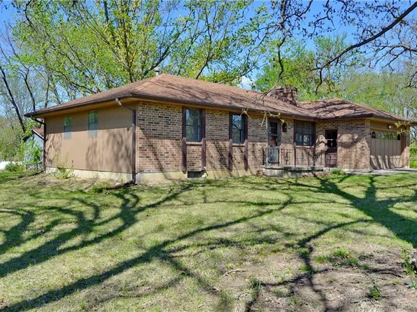 18902 E 263rd St, Harrisonville, MO 64701