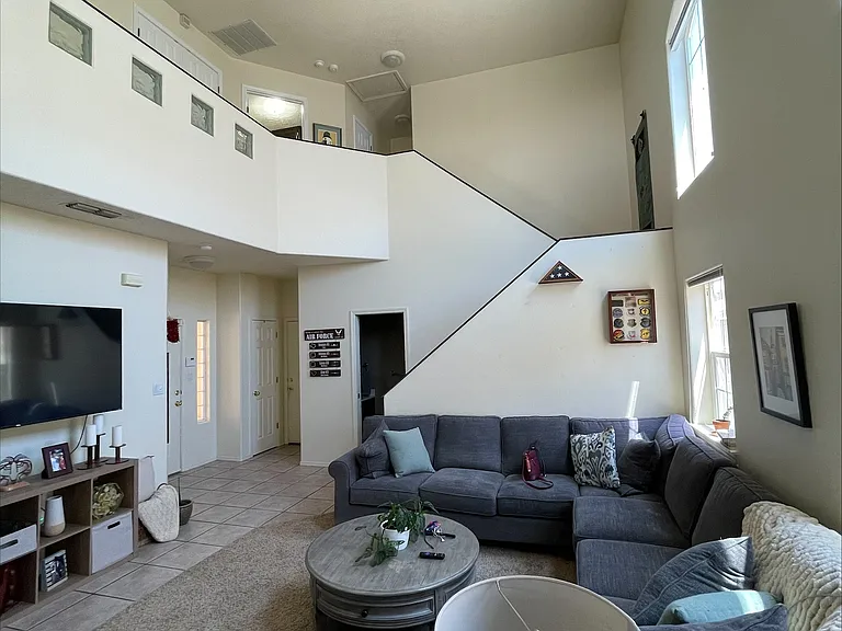 7412 Peregrine Rd NE — Photo 9