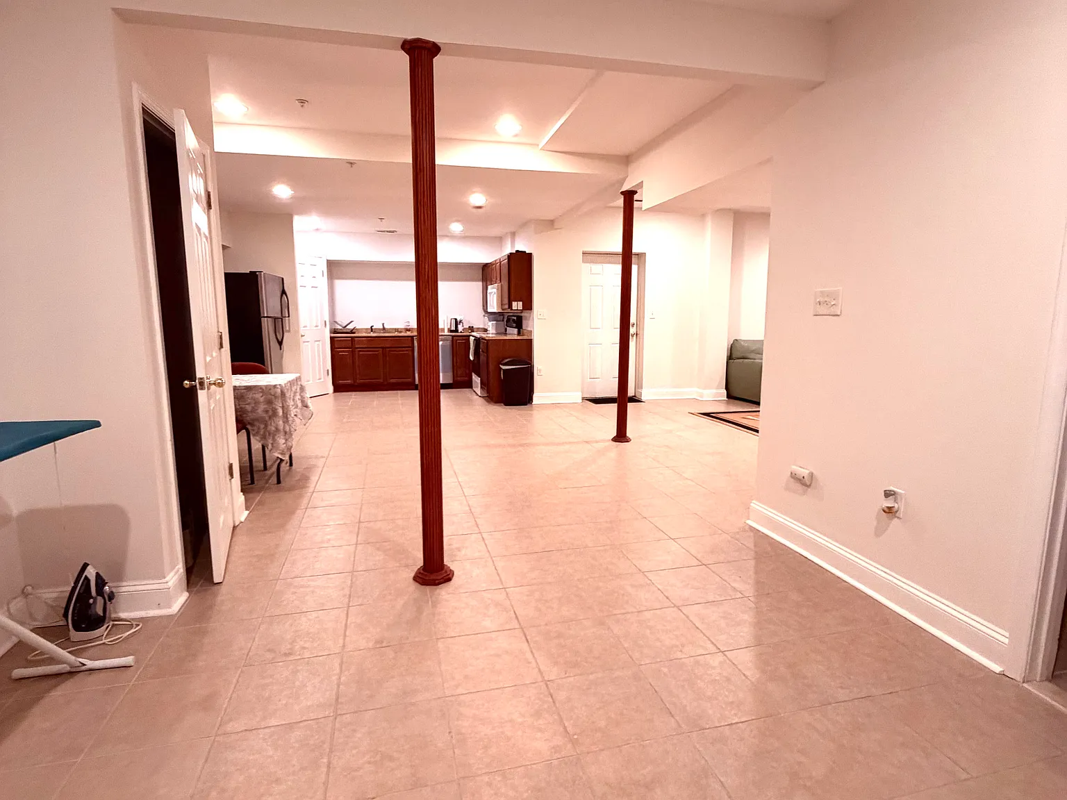 3 bed, 1800 sqft, $1,950 — Photo 4