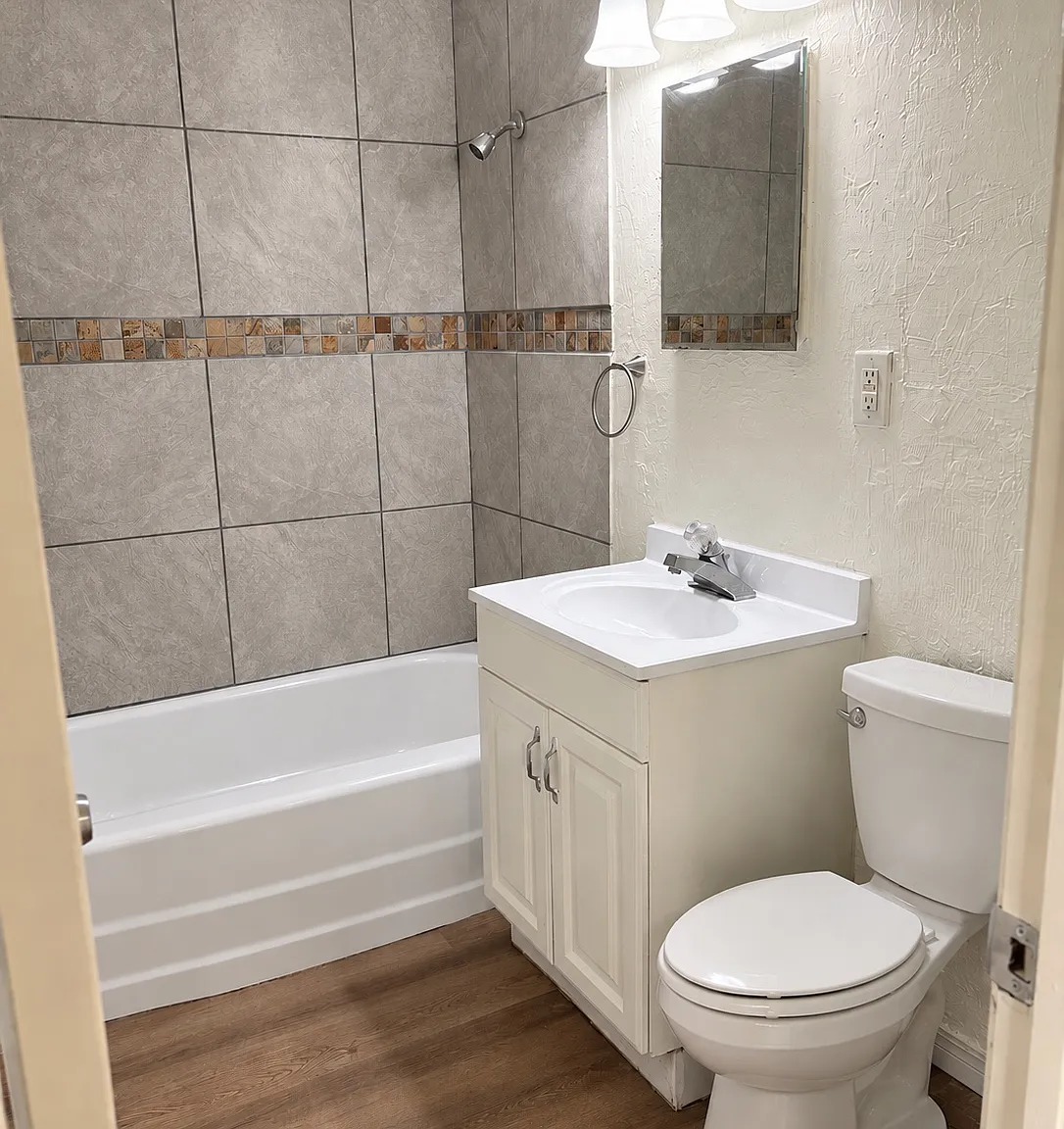 4 bed, 1300 sqft, $1,650 — Photo 3