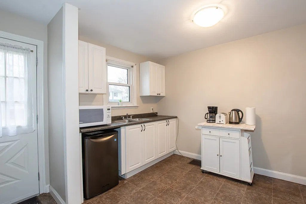 5721 Strathmore Crescent — Photo 4