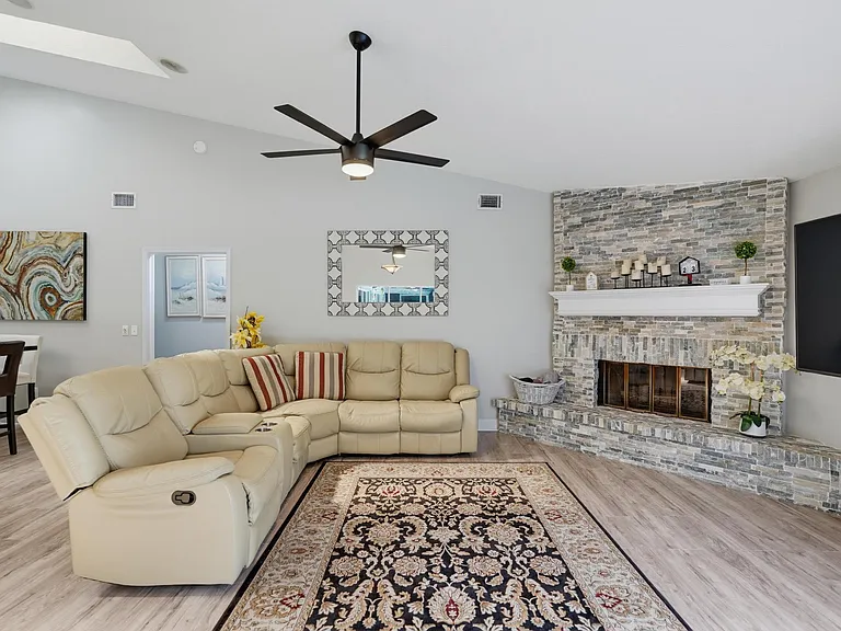 1619 Wiltshire Village Dr — Photo 34