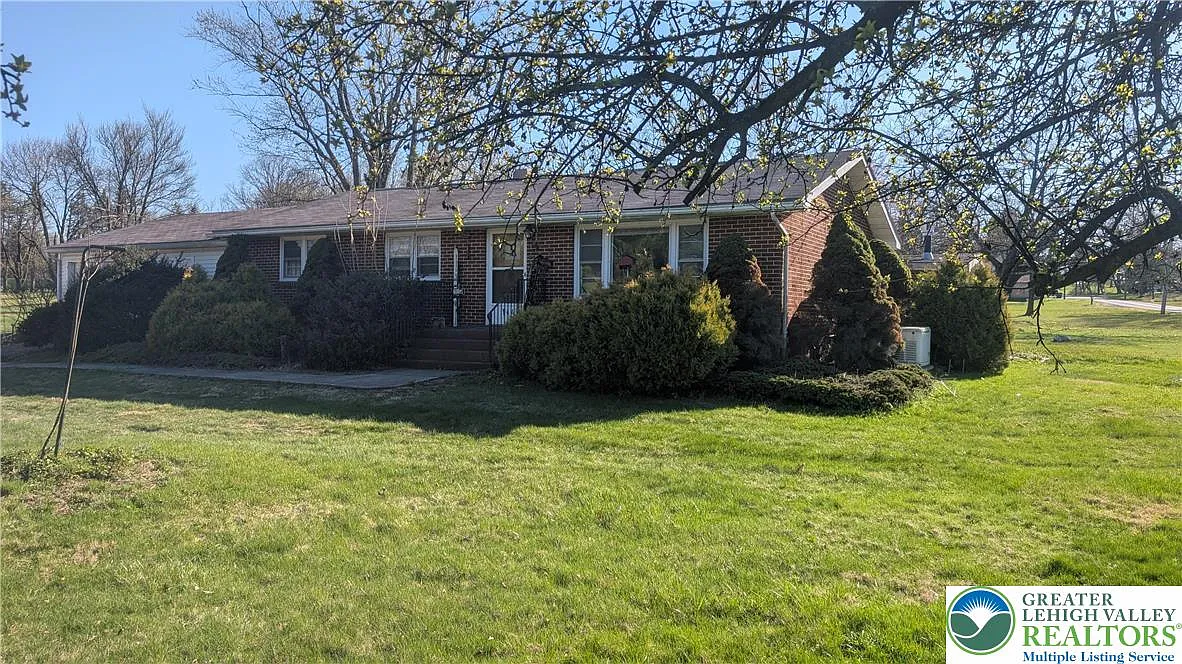 744 S Dogwood Rd photo 1