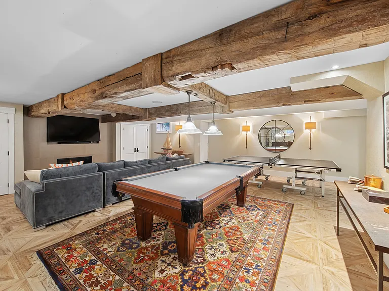371 Sag Harbor Tpke — Photo 27