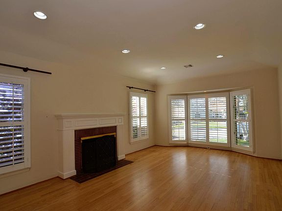 3rd image of 1218 Highland Ave