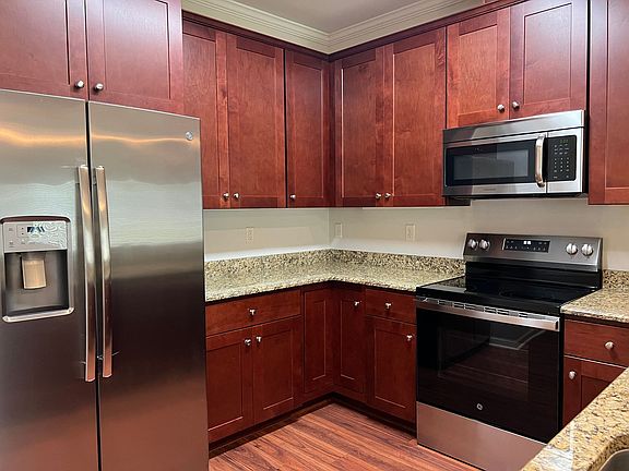 5th image of 195 Shady Grove Dr