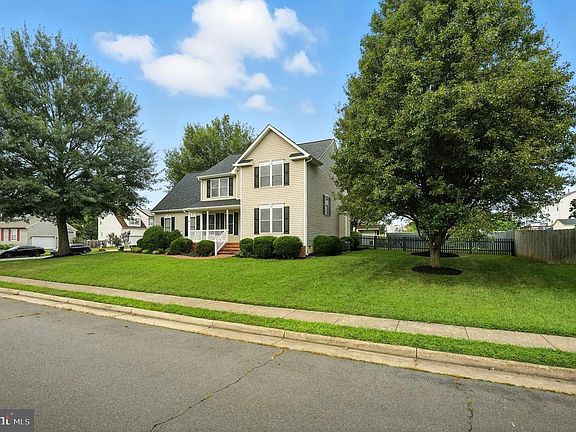 2nd image of 2 Sunset Ridge Ln