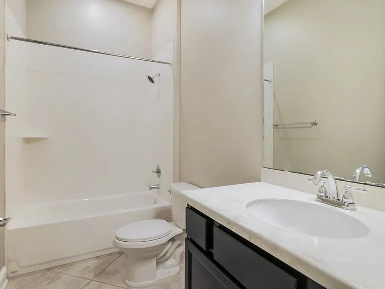 124 Willow Lake Dr — Photo 16