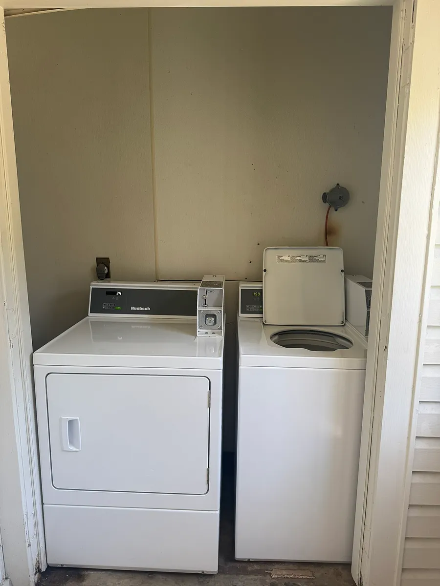 Building Photo - 2508 W Hickory St #30