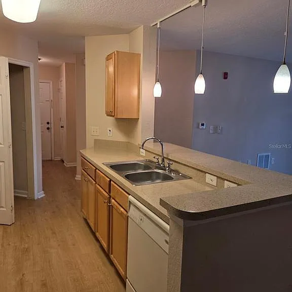 5824 Lake Pointe Village Cir #504 — Photo 24