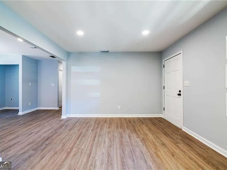 228 W Simon Ter NW — Photo 21