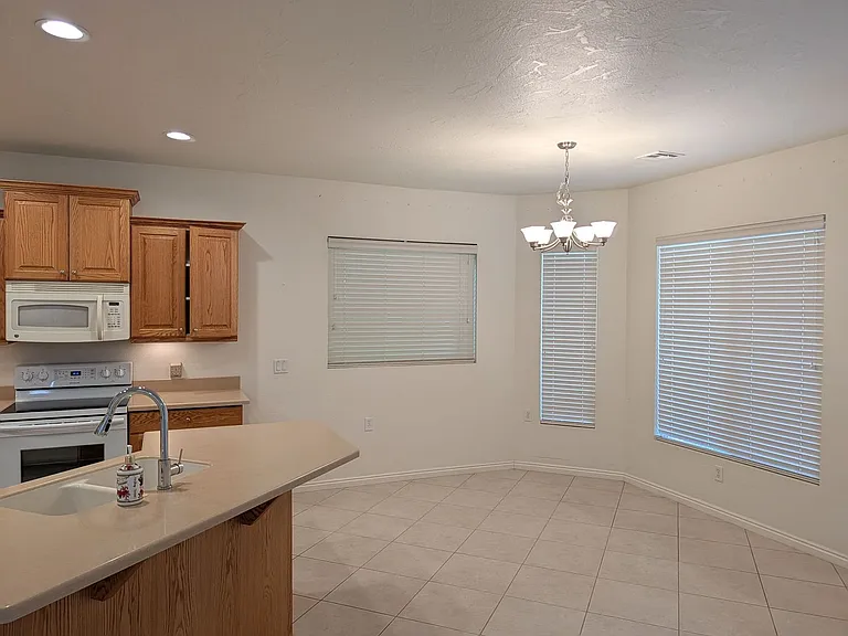 1546 Morane Manor Dr — Photo 3