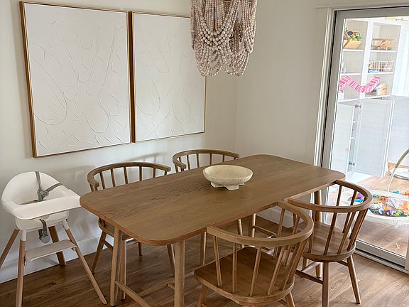 Dining area right off kitchen