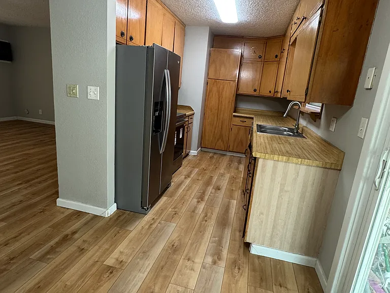 11595 SW Allen Blvd — Photo 8