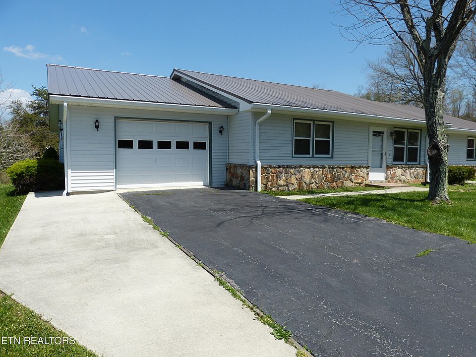 1st image of 70 Wood Ln