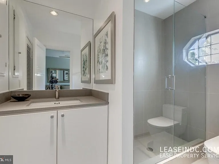 2503 I St NW — Photo 17