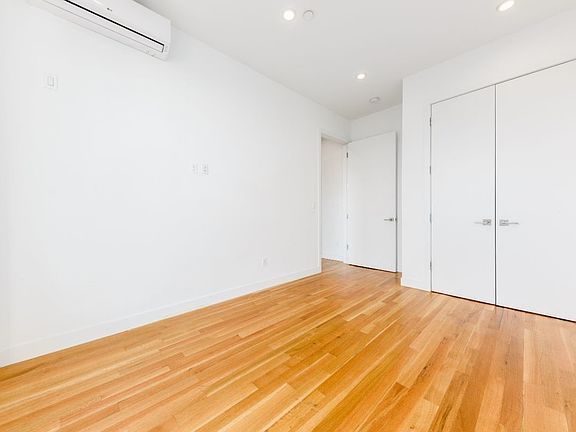 5th image of 625 E 18th St APT 7