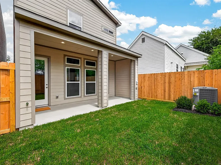 3514 Runnels St #B — Photo 35