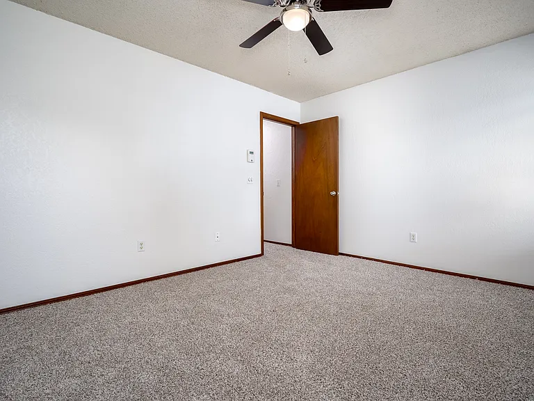 2605 Pennington Ave — Photo 11