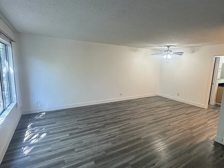 450 S Venice Blvd #1 — Photo 3