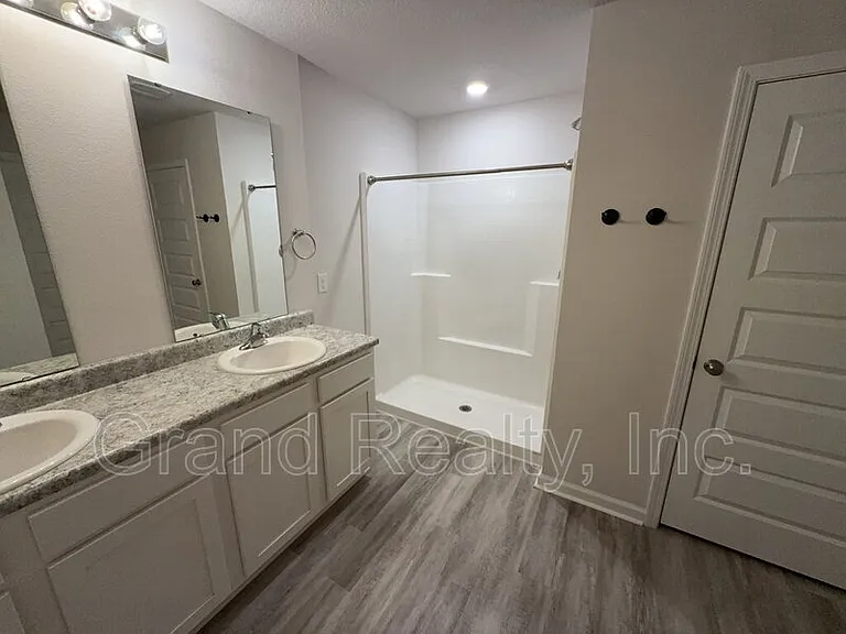 4407 White Cedar Ct — Photo 13
