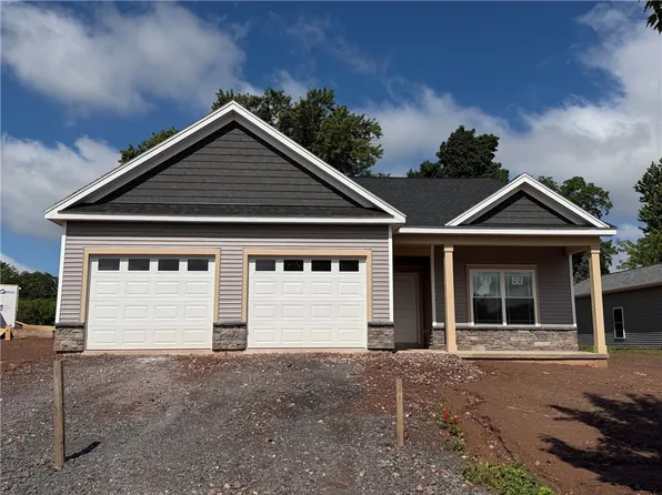 7 Anitas Ln, Brockport, NY 14420