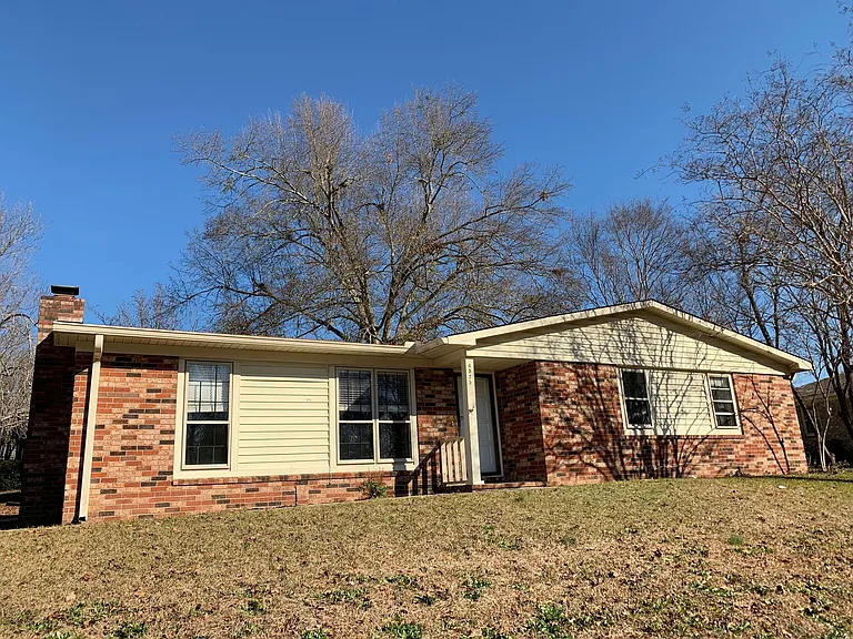 4525 Hillside Dr — Photo 3