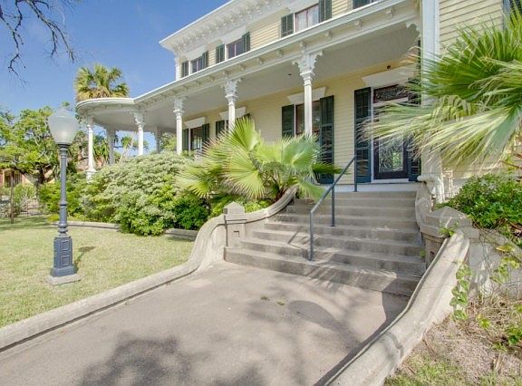 2nd image of 1124 24th St