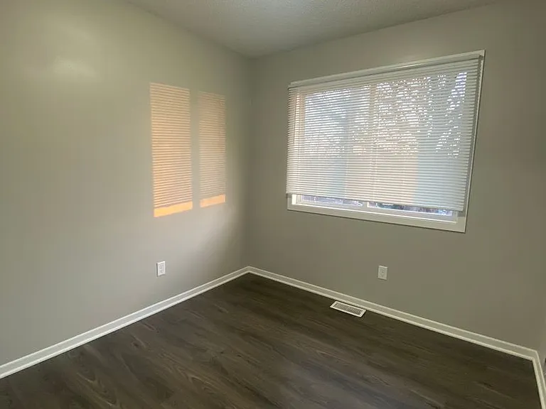 1549 E Pleasant View Dr — Photo 10