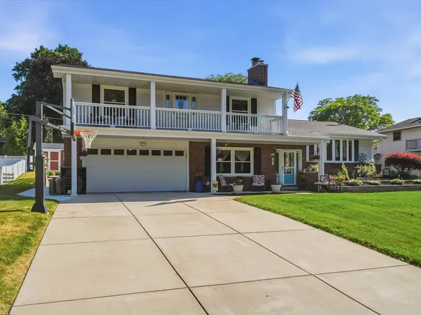 2789 N Mayfair COURT, Wauwatosa, WI 53222