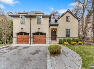 29 Kenwood Rd, Tenafly, NJ 07670