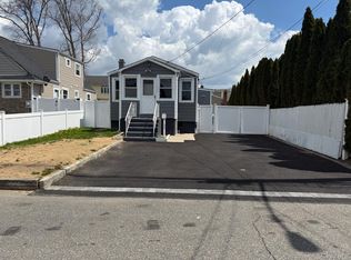 354 Beachview Street, Copiague, NY 11726