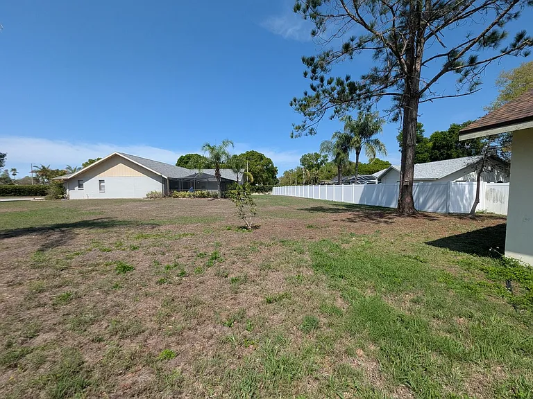 11322 Torrey Pines Dr — Photo 22