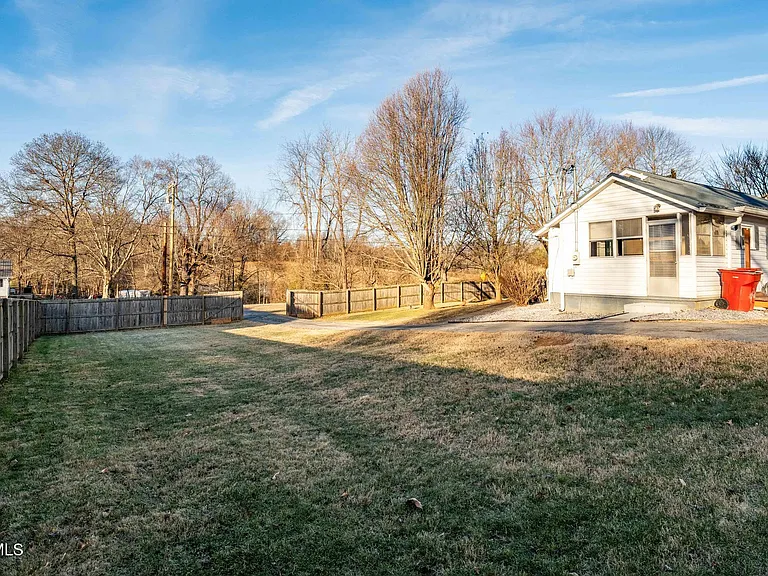 172 Hopper Rd — Photo 32