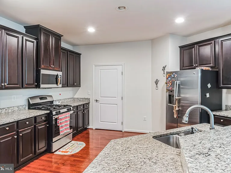 41673 McMonagle Sq — Photo 5