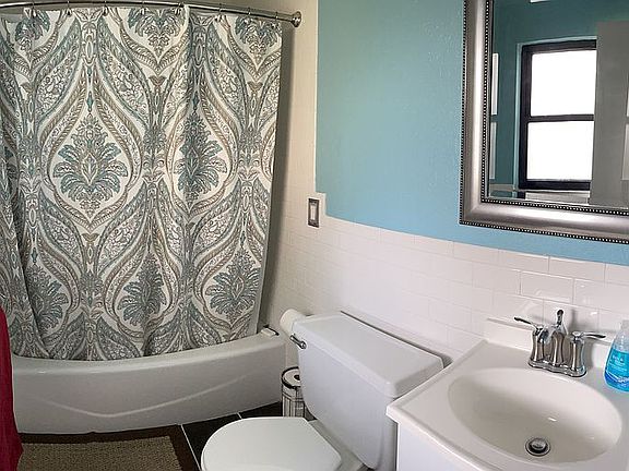 5th image of 120 N Pointe Dr