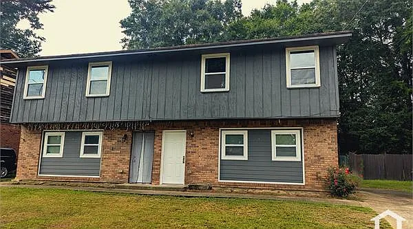4 bed, 1569 sqft, $2,400 — Photo 1